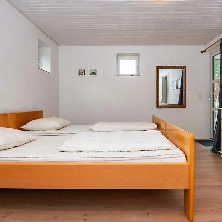 Three-bedroom Holiday In Aabenraa 1 * Loddenhøj