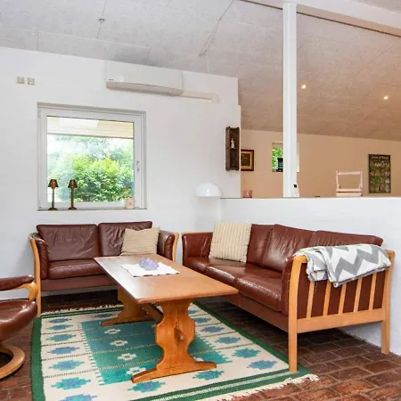 Three-bedroom Holiday In Aabenraa 1 بيت للعطل